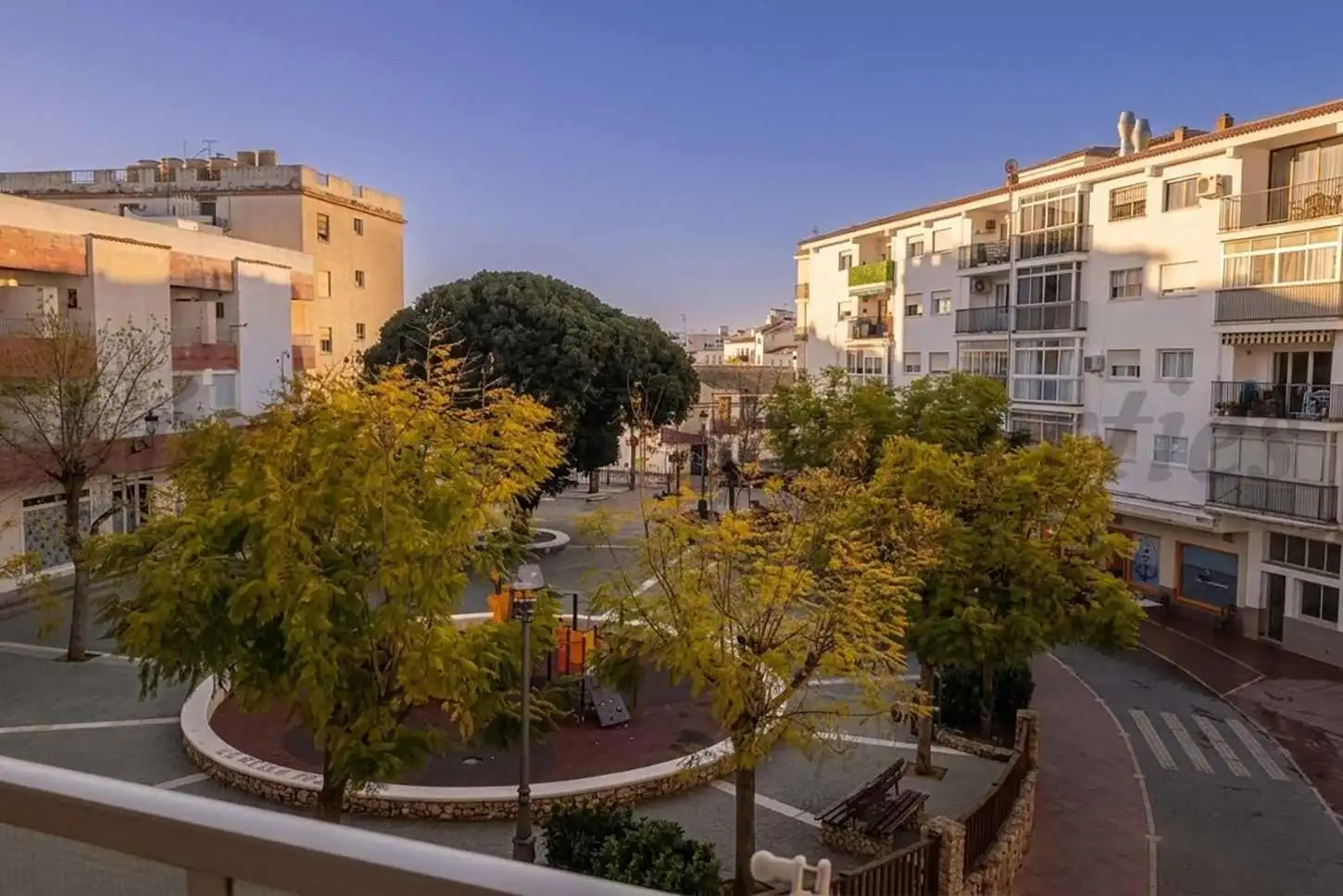 Vista exterior de Apartamento en venta en Nerja con Amueblado y Balcón