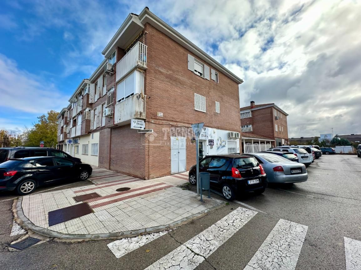 Exterior view of Box room for sale in Marchamalo