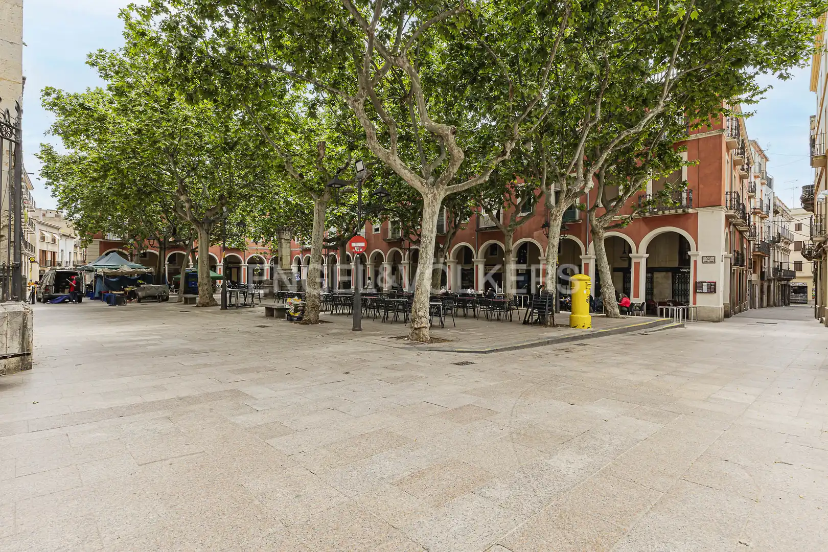 Vista exterior de Edifici en venda en Vilafranca del Penedès