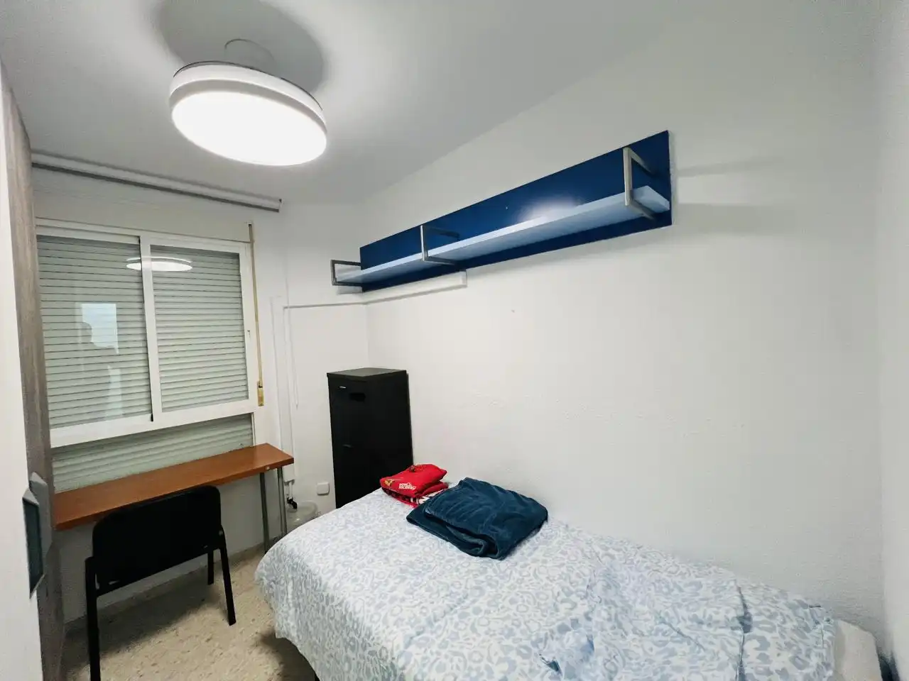 Flat for rent in De Demóstenes, El Cónsul - Ciudad Universitaria - El Romeral
