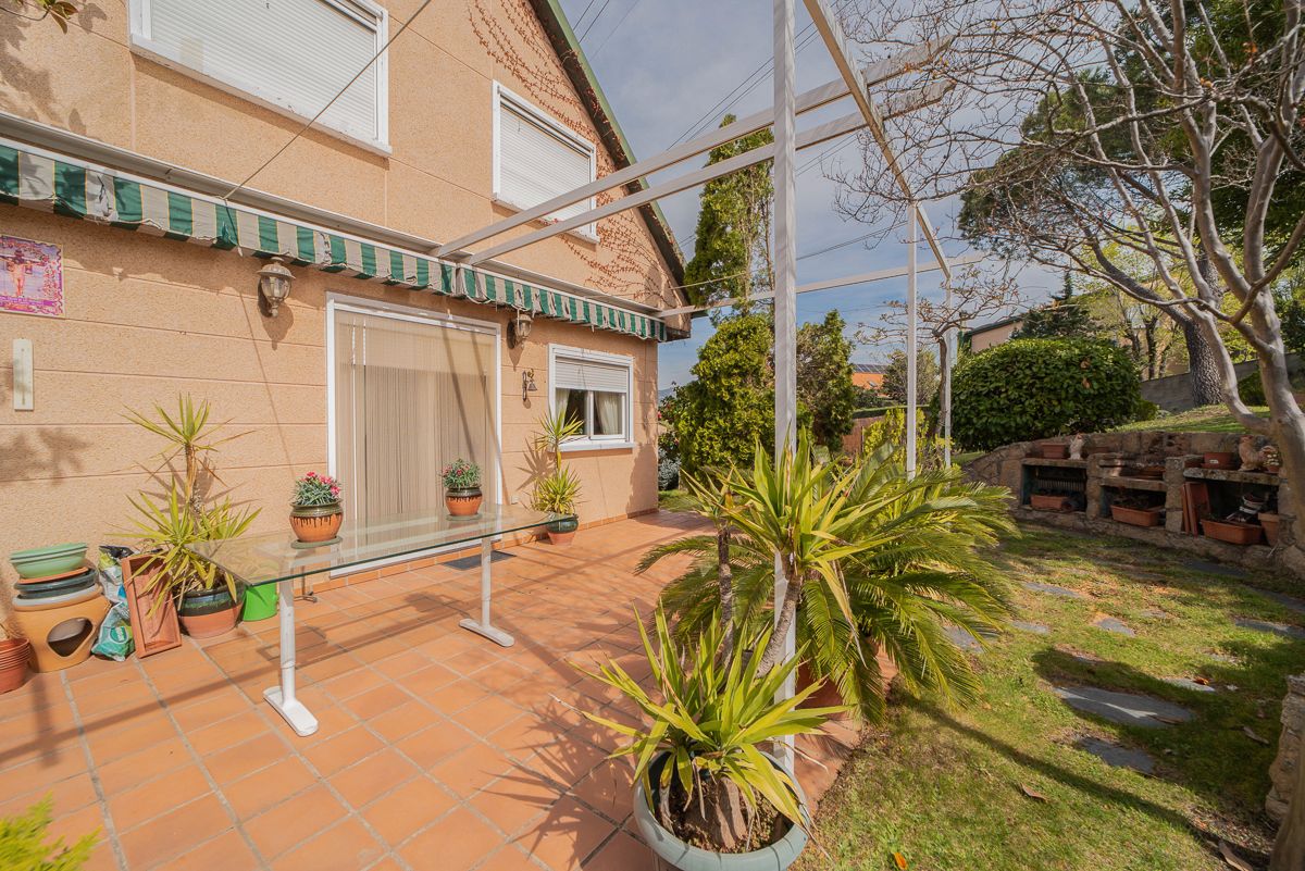 Jardí de Casa o xalet en venda en Torrelodones amb Aire condicionat, Calefacció i Jardí privat
