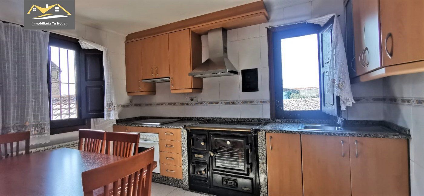 Cuina de Casa o xalet en venda en Amoeiro amb Calefacció, Jardí privat i Terrassa