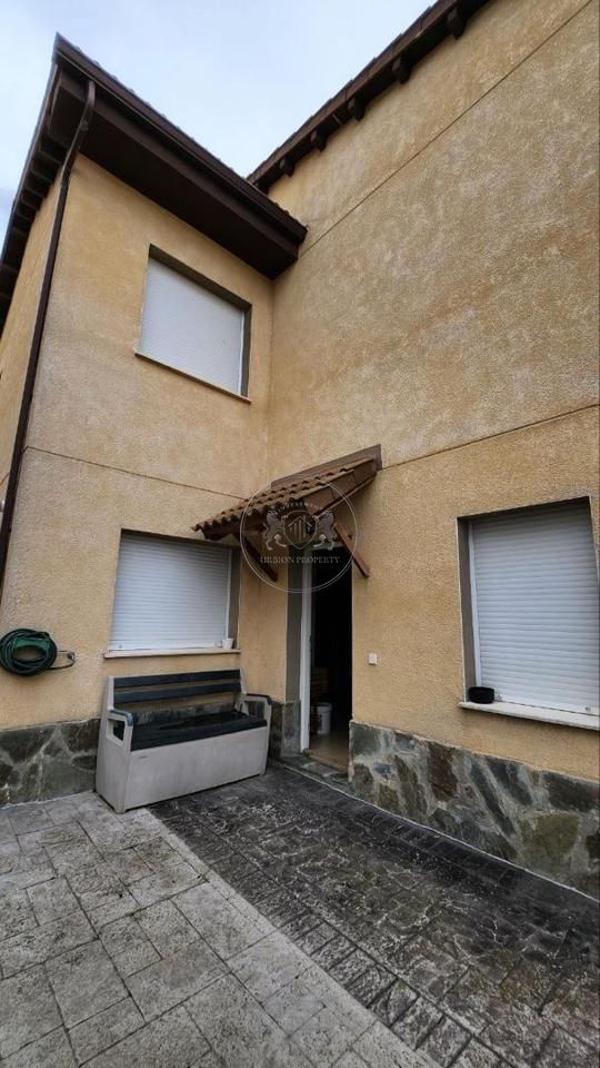 Balcony of Houses for sale in Hontanares de Eresma  with Heating