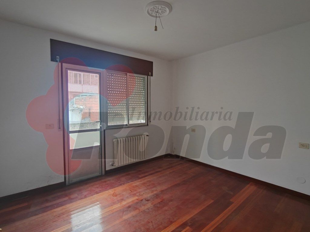 Schlafzimmer von Gebaude zum Verkauf in Lugo Capital