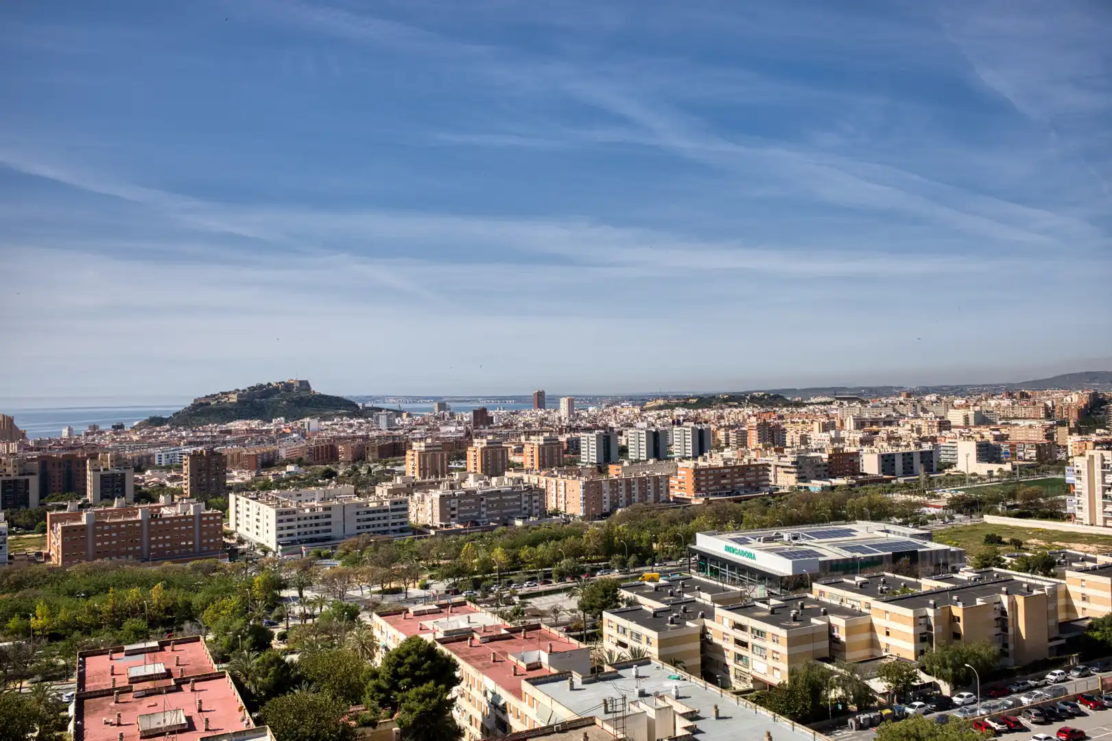 Vista exterior de Pis en venda en Alicante / Alacant amb Calefacció, Moblat i Forn