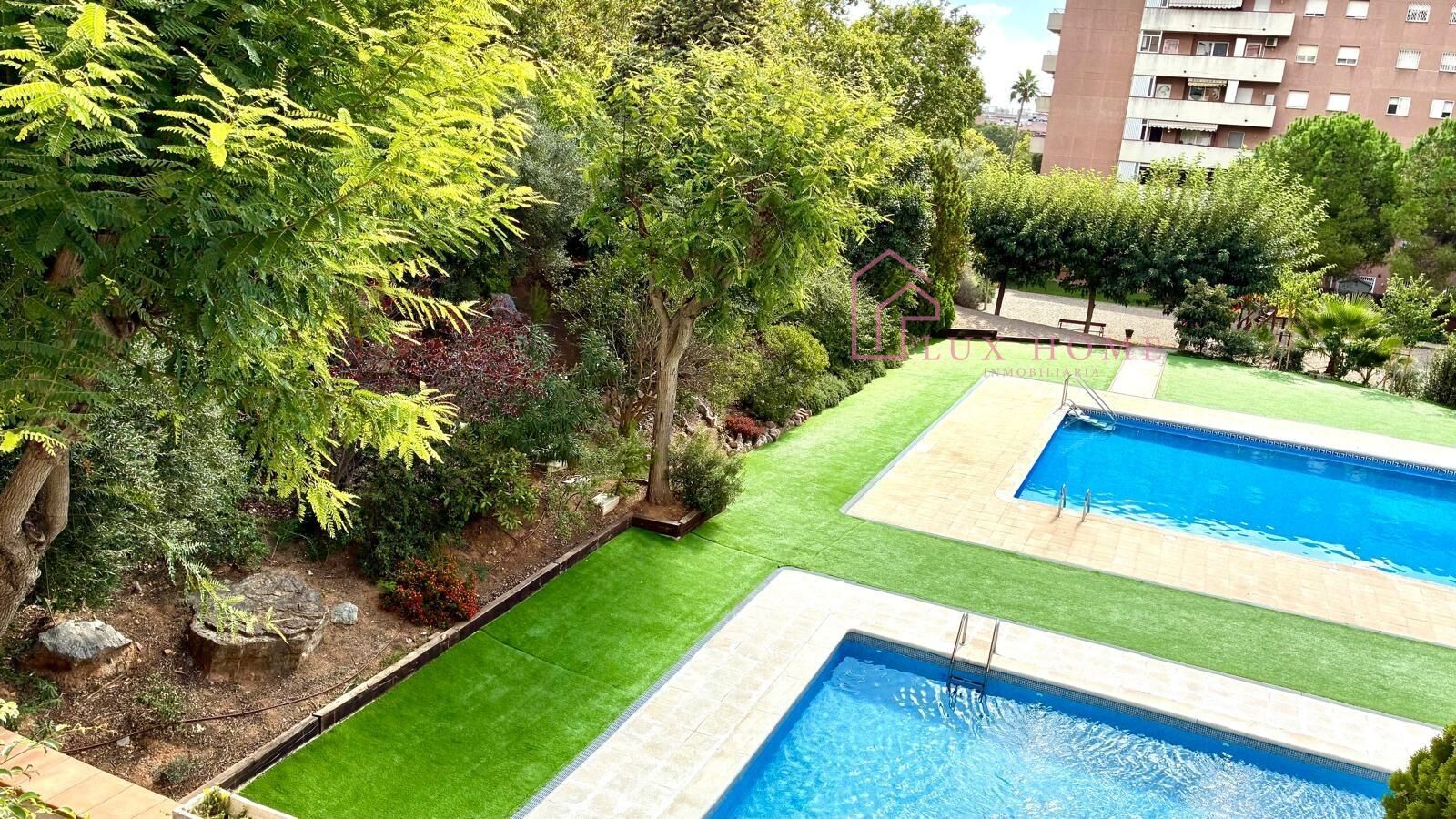 Swimming pool of Planta baja for sale in Castelldefels  with Air Conditioner, Heating and Private garden