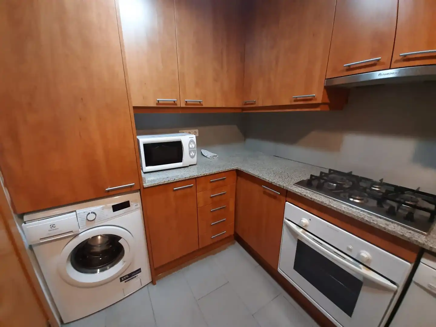 Cocina de Piso de alquiler en Barcelona con Parquet, Horno y Lavadora