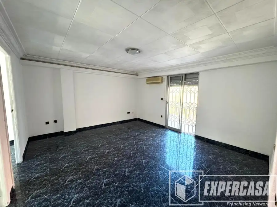 Flat for sale in Xirivella  with Air Conditioner and Heating