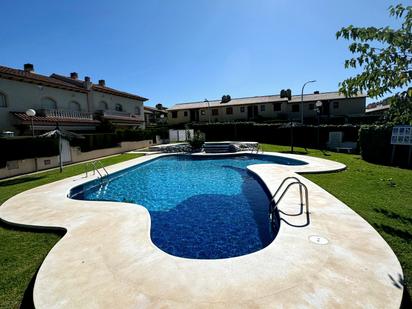 Piscina de Casa adosada en venda en Roda de Berà amb Aire condicionat i Terrassa