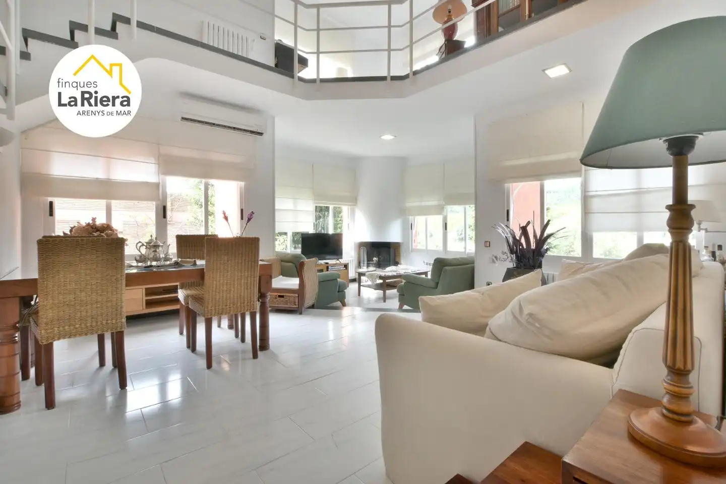 Sala d'estar de Casa o xalet en venda en Arenys de Munt amb Aire condicionat, Calefacció i Jardí privat