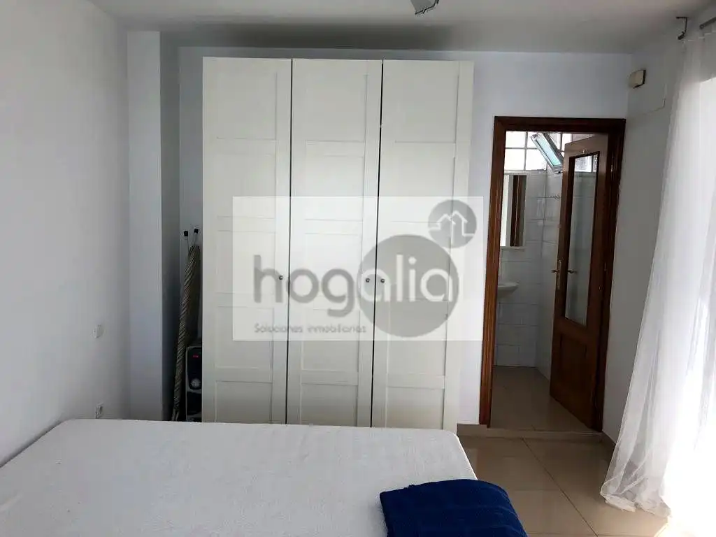 Habitación de Ático de alquiler en Sevilla con Aire acondicionado, Terraza y Amueblado