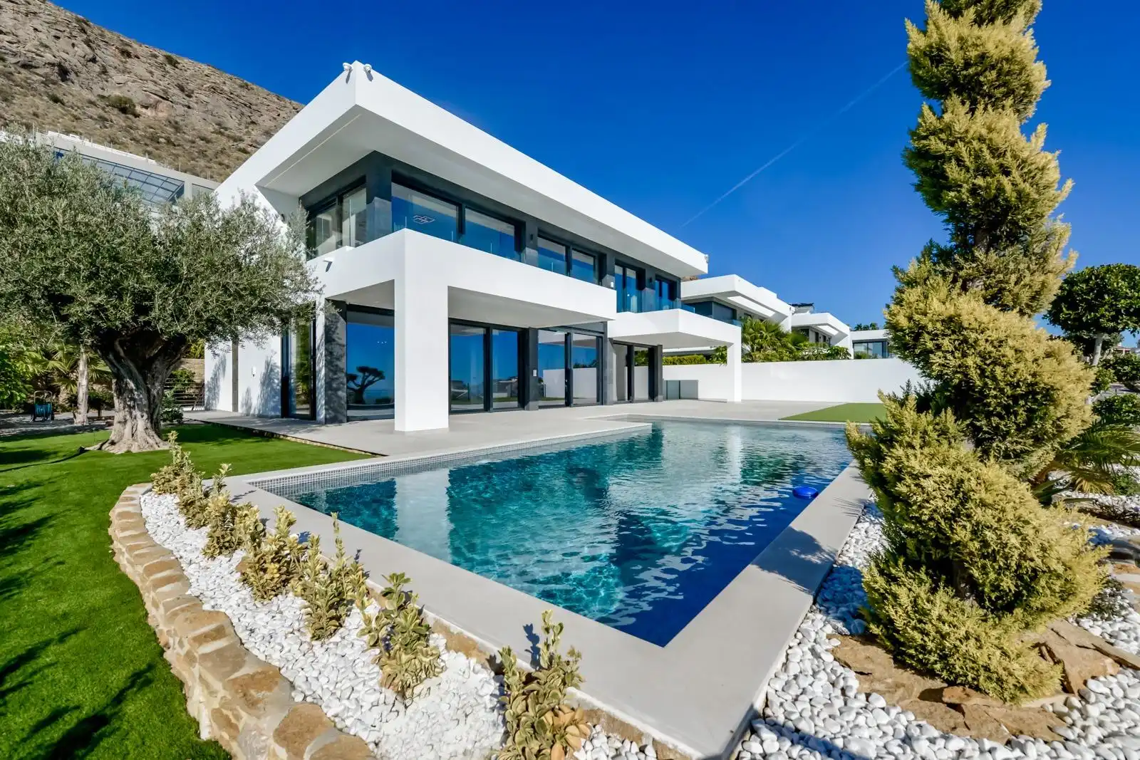 Villa mit Pool zum Verkauf in Golf Bahía