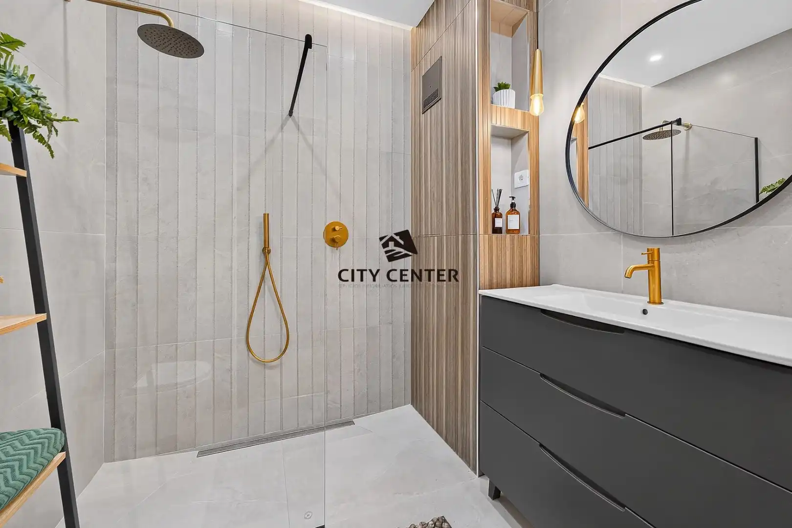 Badezimmer von Wohnungen zum Verkauf in Arona mit Möbliert und Gemeinschaftspool
