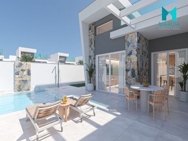 Chalet con piscina en venta en Centro
