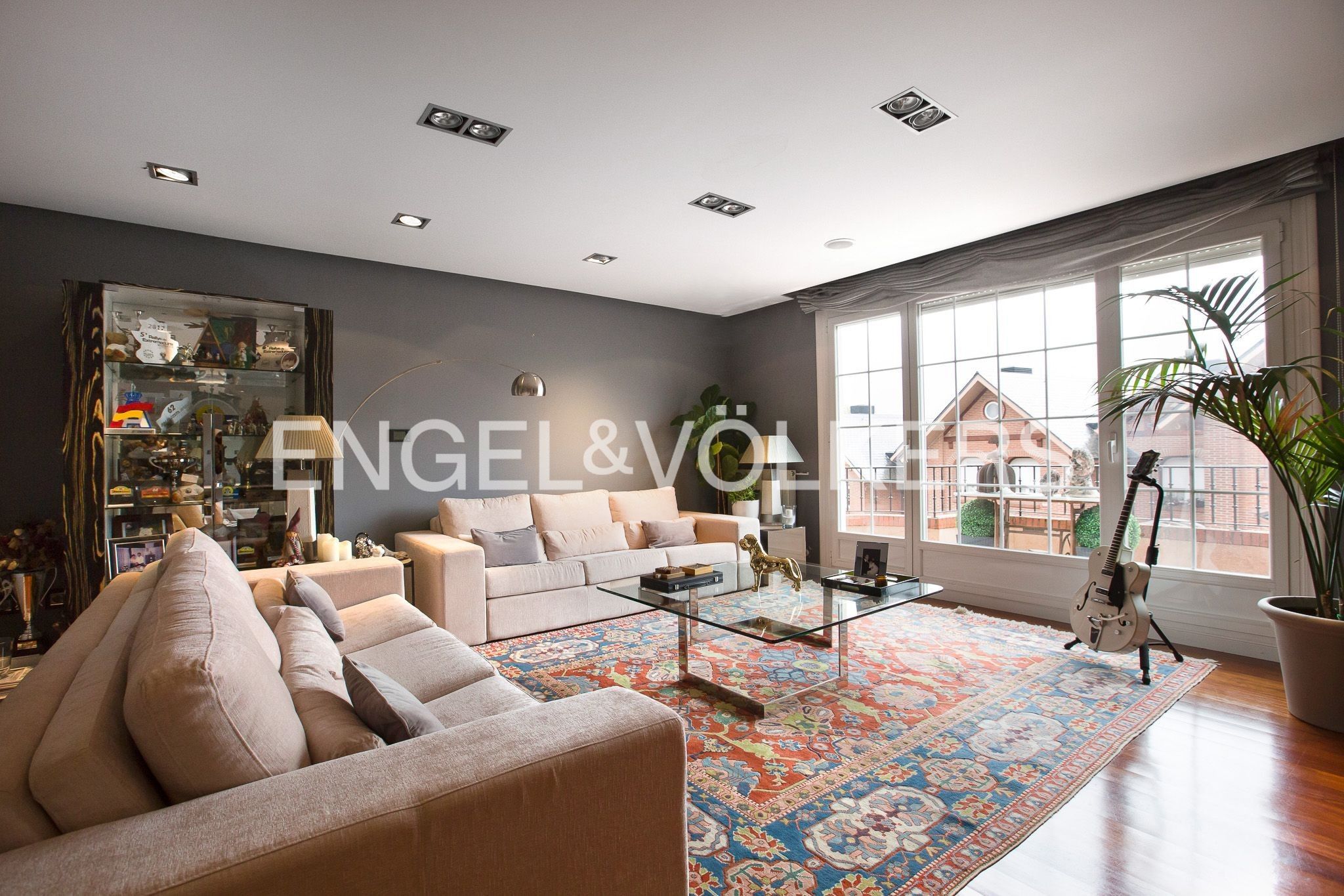 Sala d'estar de Casa o xalet en venda en Durango amb Aire condicionat, Calefacció i Jardí privat