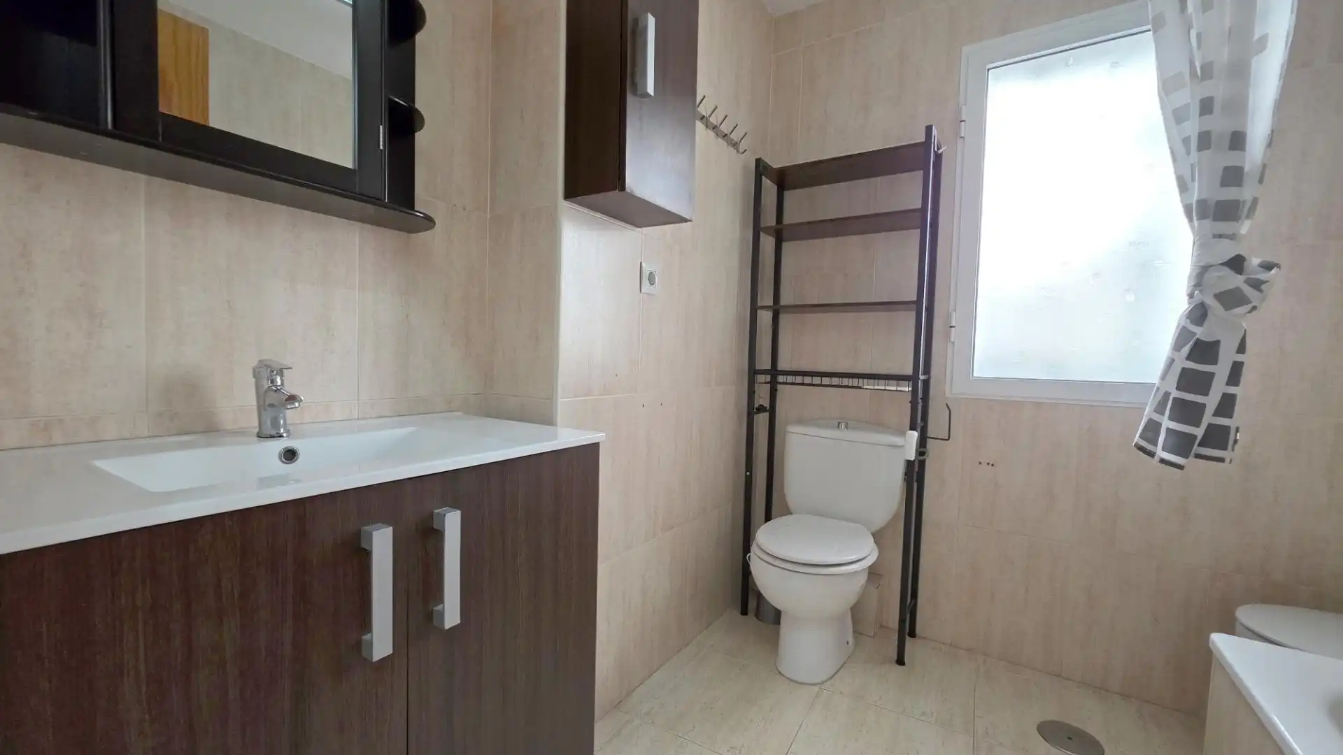 Wohnung zur Miete in Calle monforte del cid, Carolinas Altas