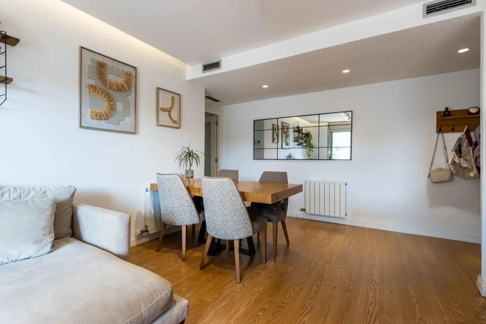 Comedor de Piso en venta en Terrassa con Calefacción, Parquet y Terraza