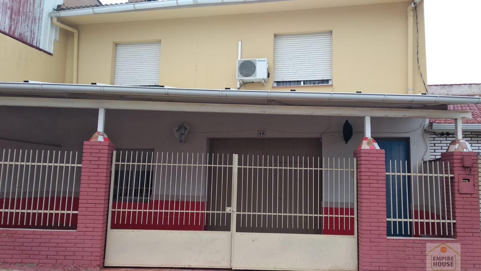 Exterior view of Single-family semi-detached for sale in Alcalá del Júcar  with Storage room