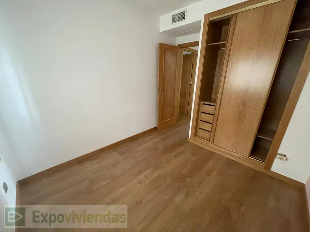 Habitación de Dúplex en venta en Murcia
