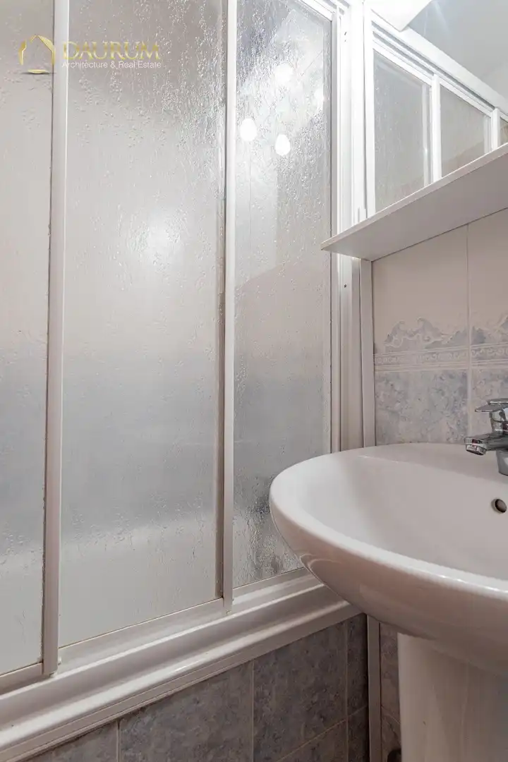Bathroom of Flat for sale in Madrid  with Heating and Terrace