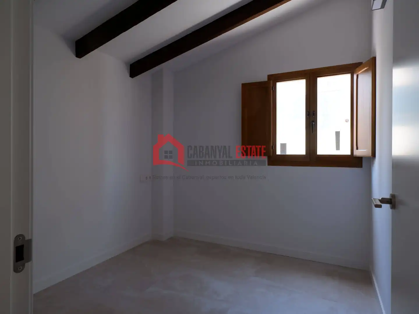 Habitación de Ático en venta en Valencia con Aire acondicionado, Trastero y Balcón