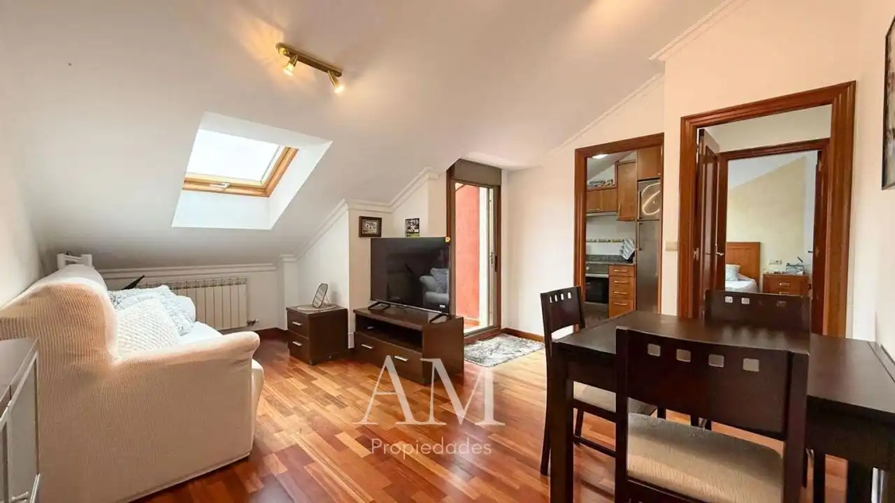 Sala de estar de Ático en venta en Gondomar con Calefacción, Terraza y Trastero