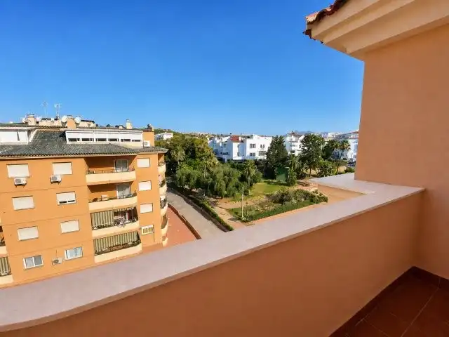 Vista exterior de Piso en venta en Manilva con Aire acondicionado, Calefacción y Terraza