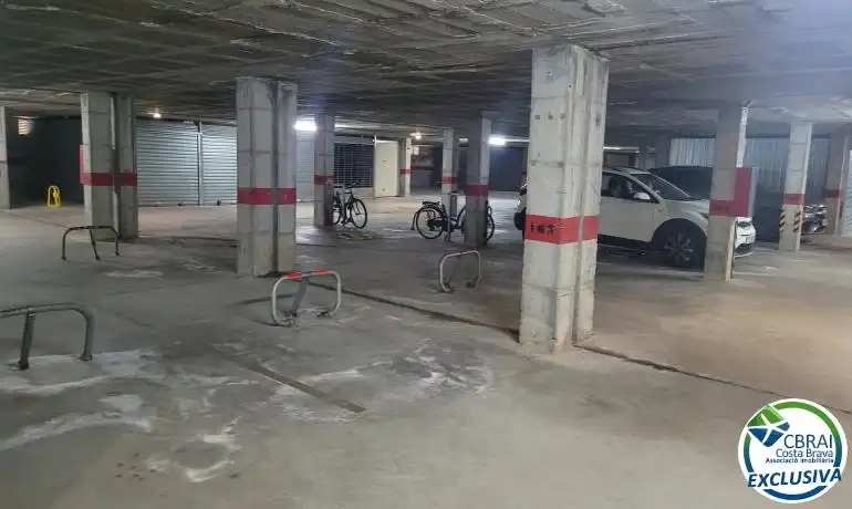 Einzelparkplatz zum Verkauf in Carrer Muga-Delta