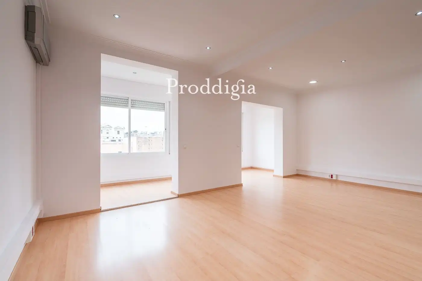 Office for rent in Barcelona  with Air Conditioner and Heating