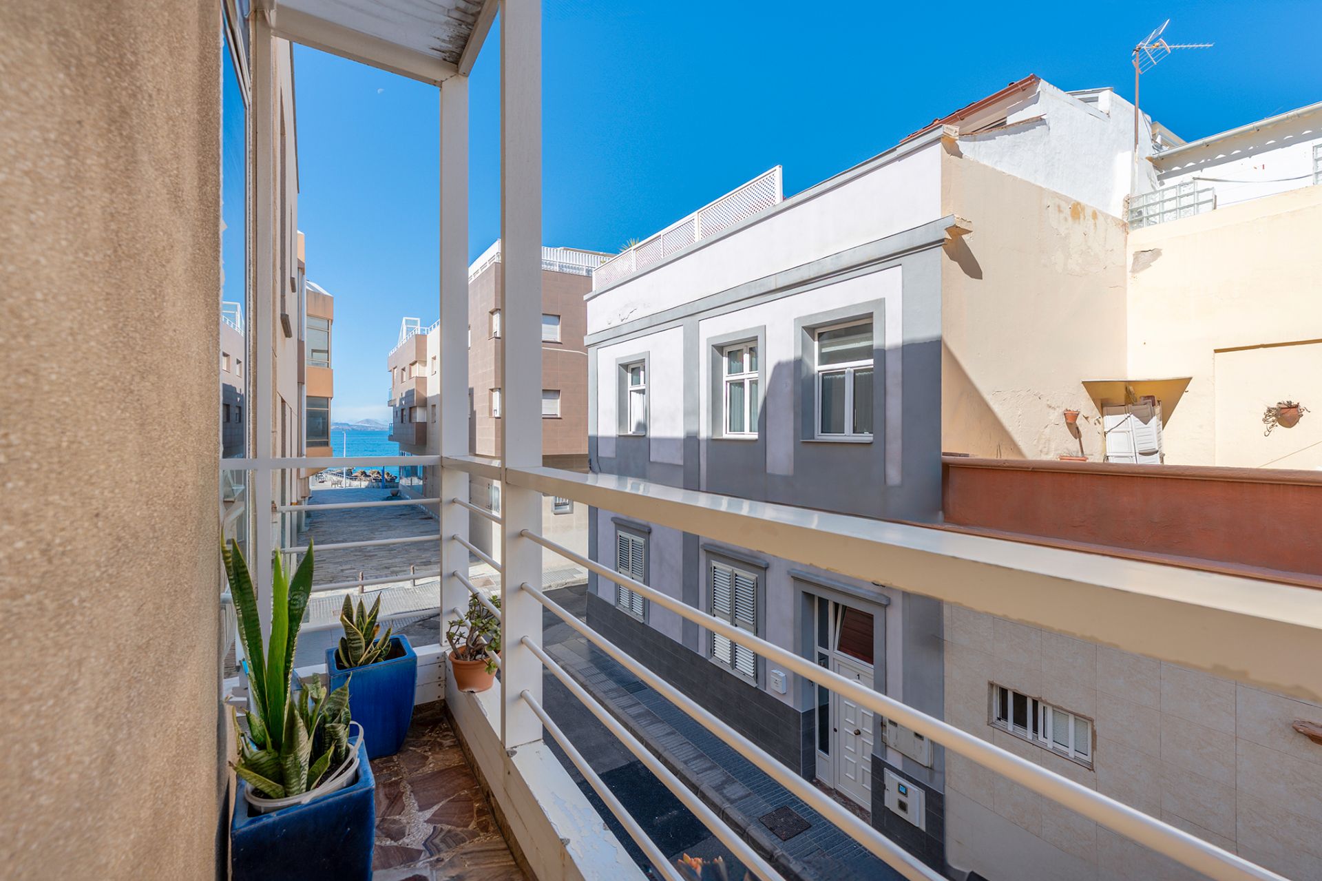 Exterior view of Single-family semi-detached for sale in Las Palmas de Gran Canaria  with Terrace, Furnished and Balcony