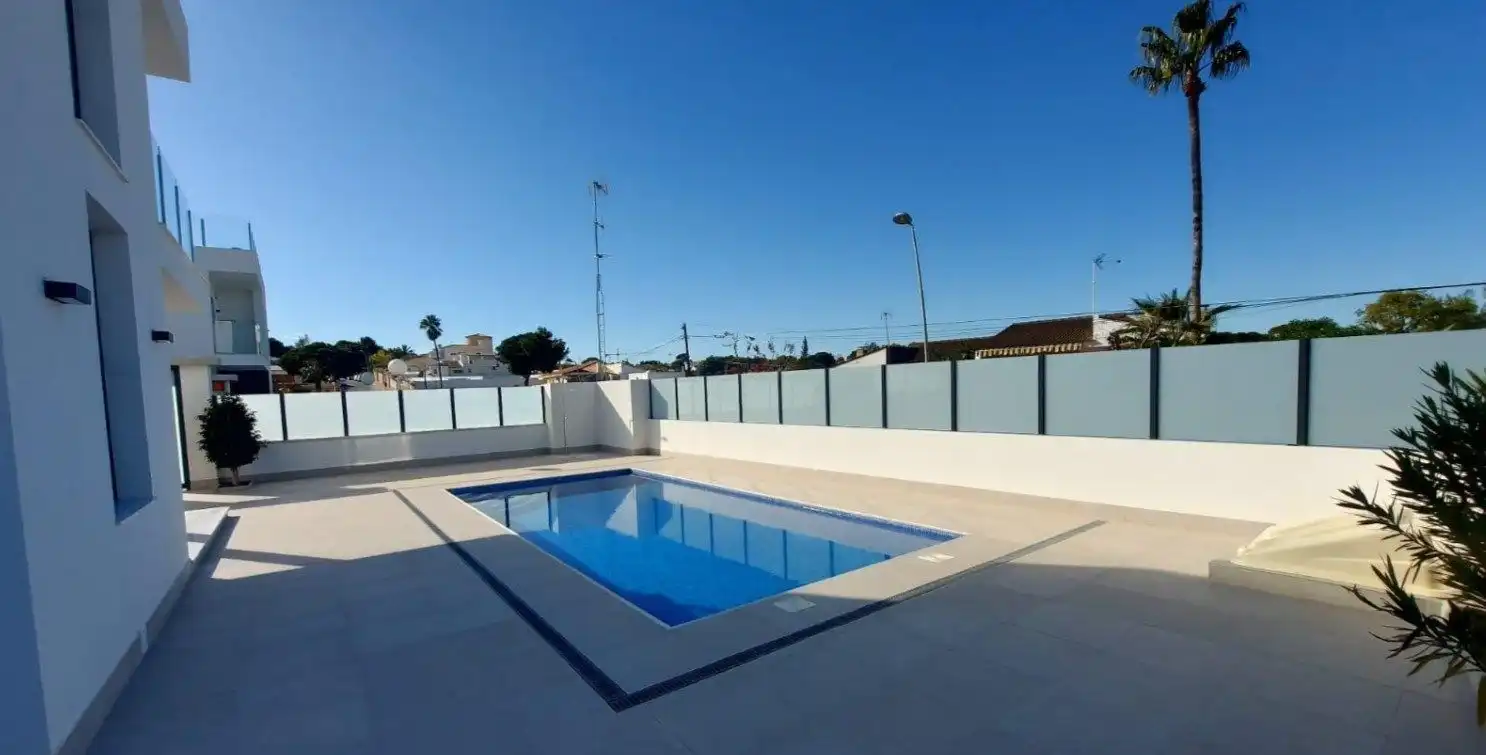 Chalet con terraza en venta en Los Balcones - Los Altos, imagen 25
