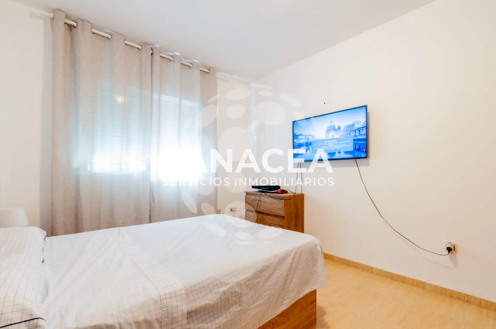 Habitación de Piso en venta en El Ejido con Amueblado, TV y Balcón