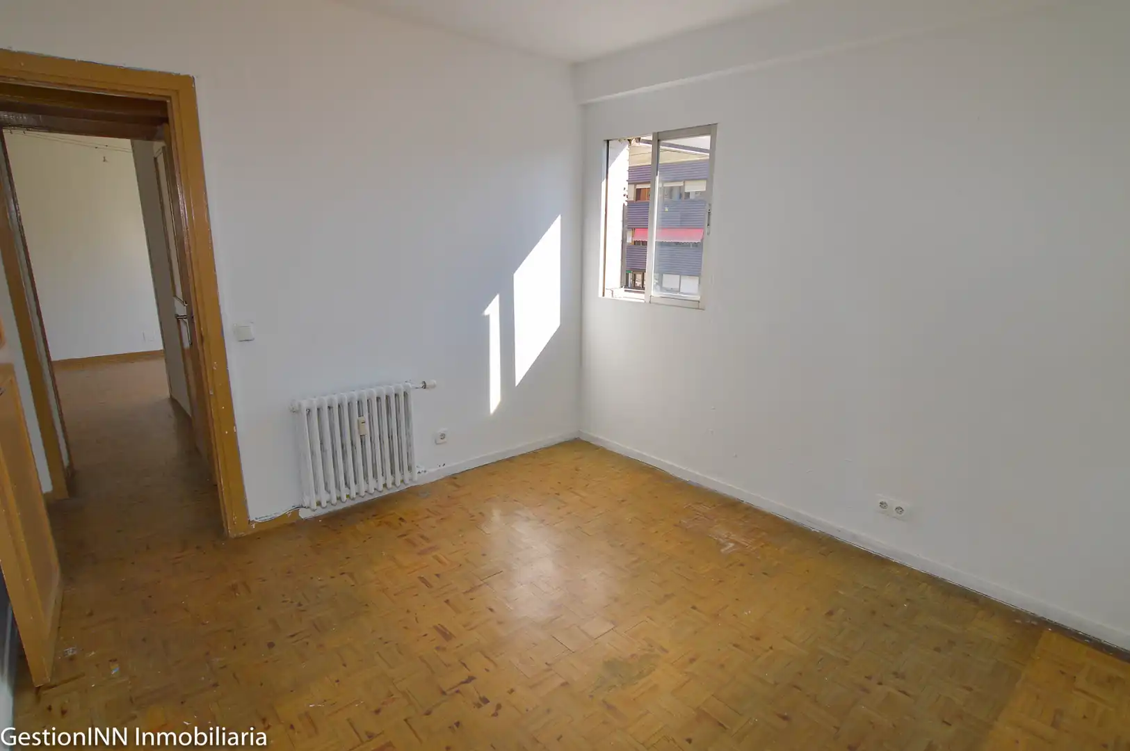 Habitación de Piso en venta en Madrid con Calefacción, Parquet y Terraza