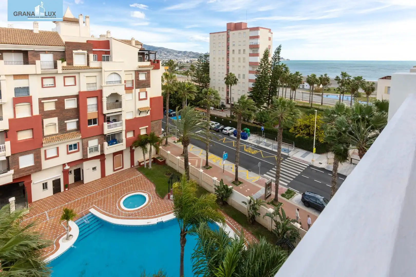 Piscina de Àtic en venda en Motril amb Jardí privat, Terrassa i Piscina comunitària