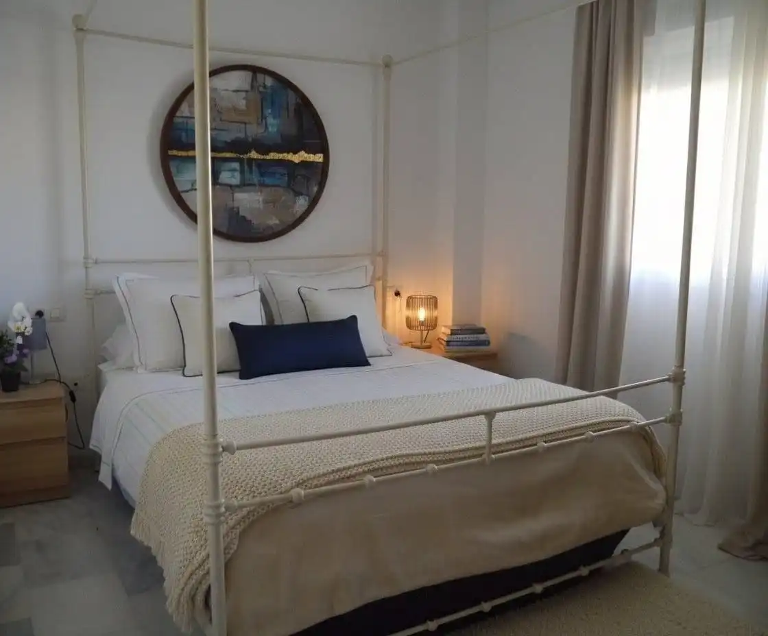 Habitación de Apartamento en venta en Fuengirola con Aire acondicionado, Calefacción y Jardín privado