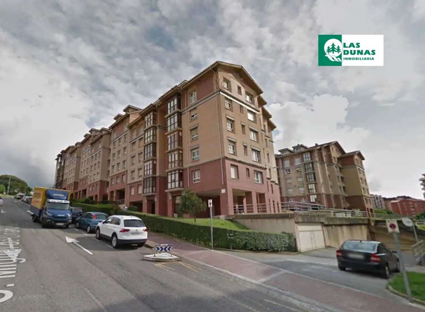 Vista exterior de Estudi en venda en Santander amb Parquet i Moblat