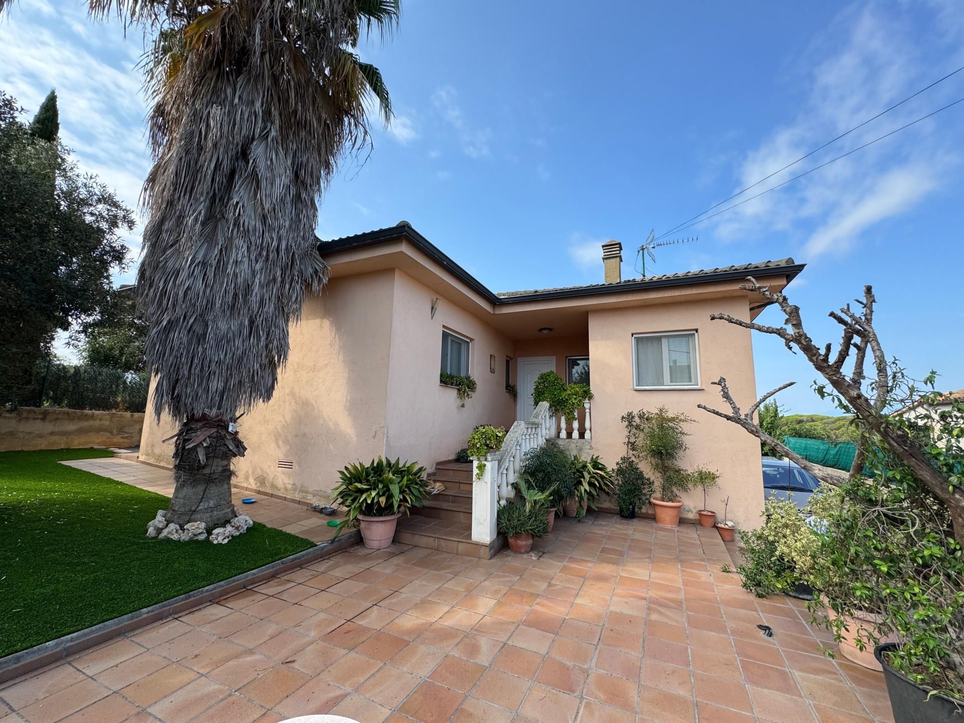 Exterior view of House or chalet for sale in Caldes de Malavella  with Air Conditioner, Terrace and Swimming Pool