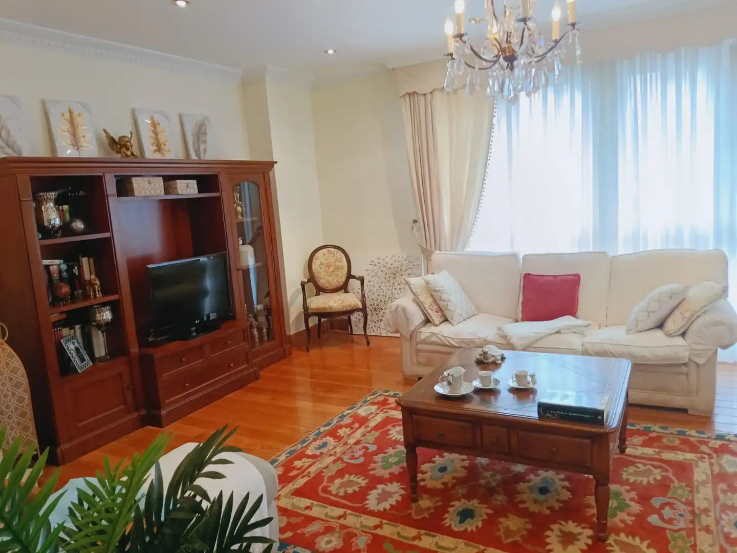 Sala d'estar de Casa o xalet en venda en Laredo amb Calefacció, Terrassa i Traster