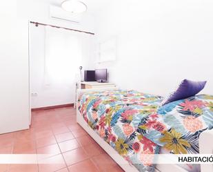 Bedroom of Apartment to share in  Sevilla Capital  with Air Conditioner, Heating and Furnished