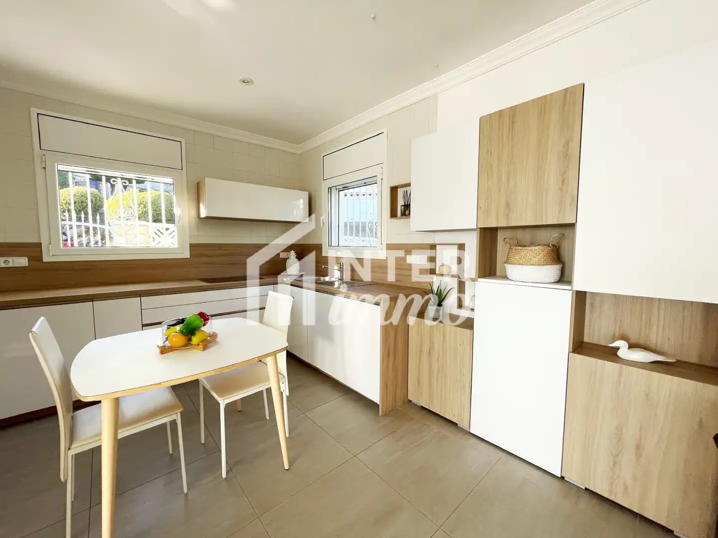Casa con piscina en venta en Carrer ALBACETE 30