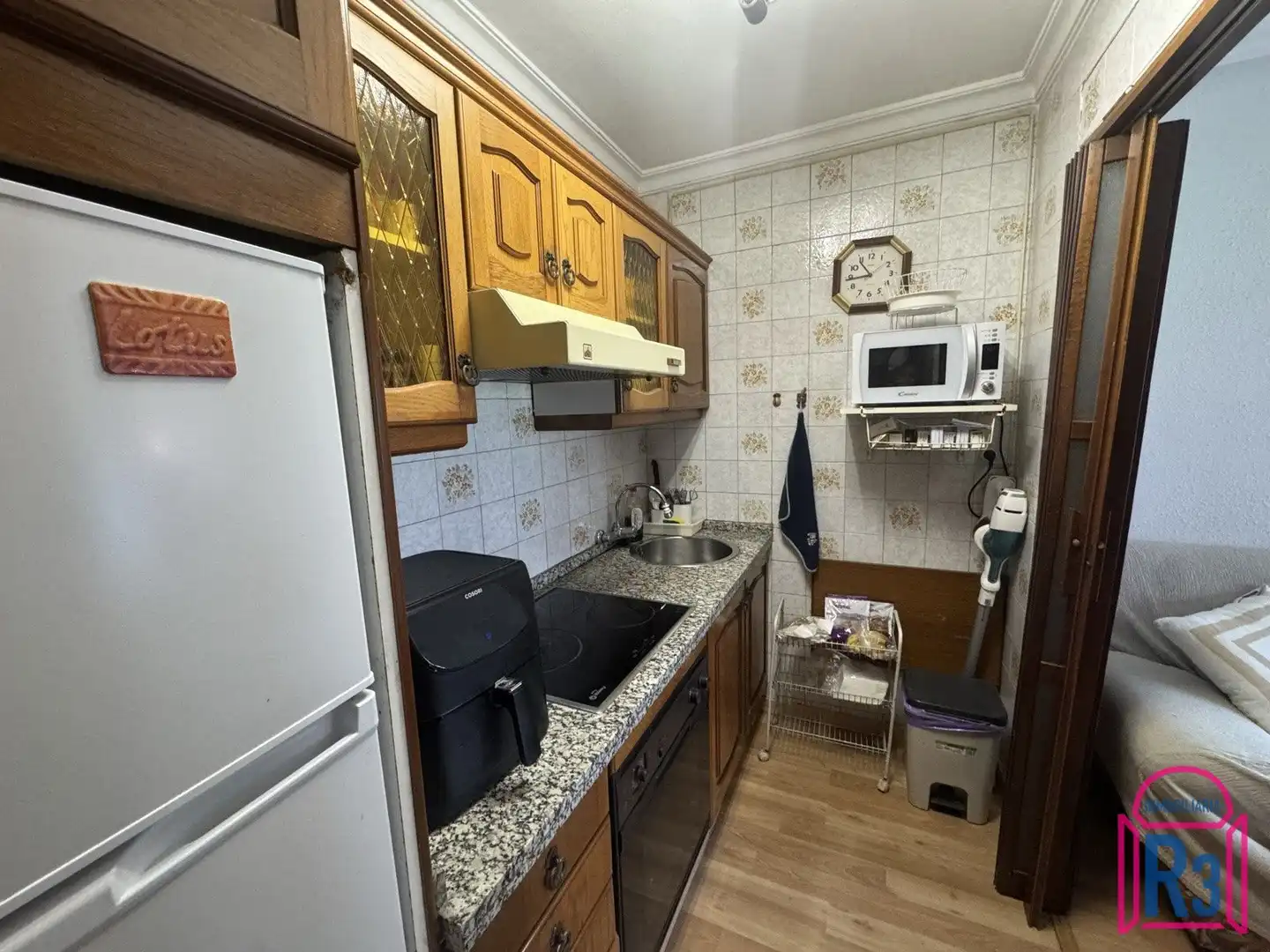Cuina de Apartament en venda en León Capital  amb Calefacció, Terrassa i Moblat