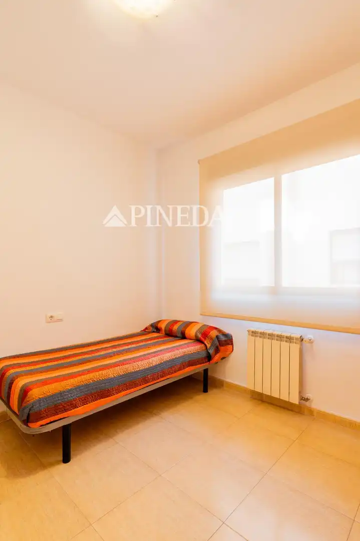 Habitación de Casa adosada en venta en Puçol con Calefacción, Terraza y Trastero