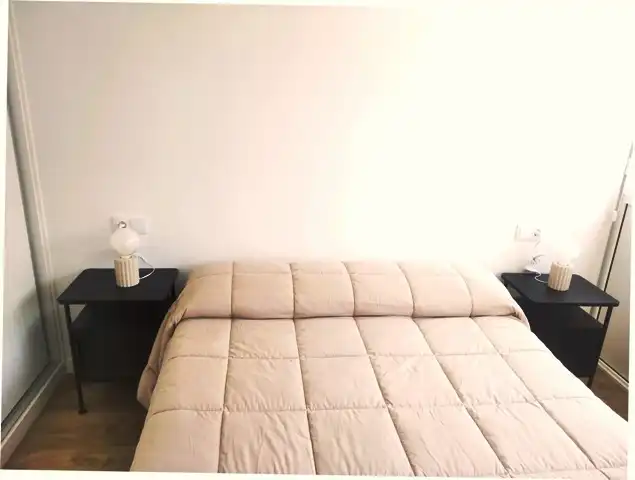 Habitación de Apartamento de alquiler en El Campello con Aire acondicionado, Terraza y Amueblado