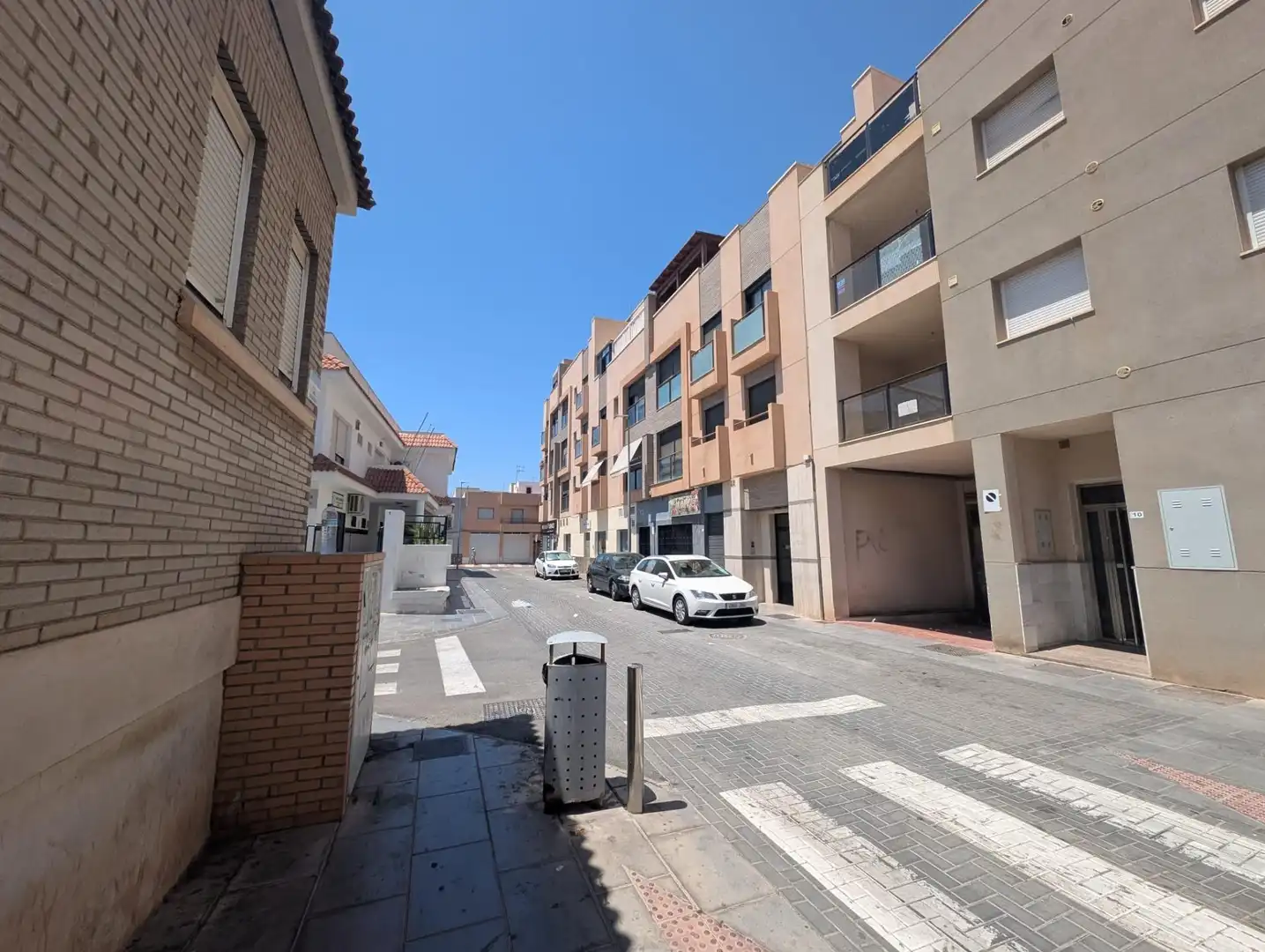 Vista exterior de Pis en venda en Roquetas de Mar