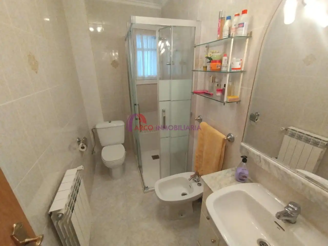 Badezimmer von Wohnung zum Verkauf in Burgos mit Heizung