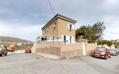 Vista exterior de Casa o xalet en venda en Santa Brígida amb Calefacció, Jardí privat i Terrassa