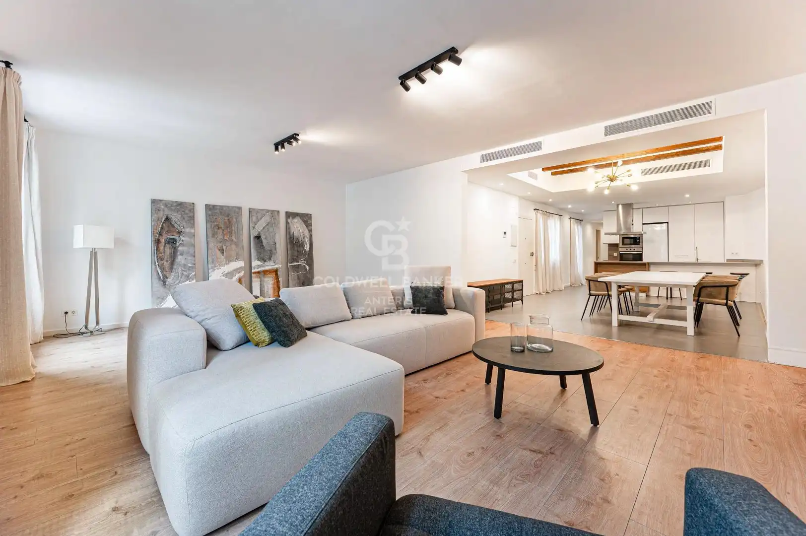 Piso con terraza en venta en Ciutat Vella