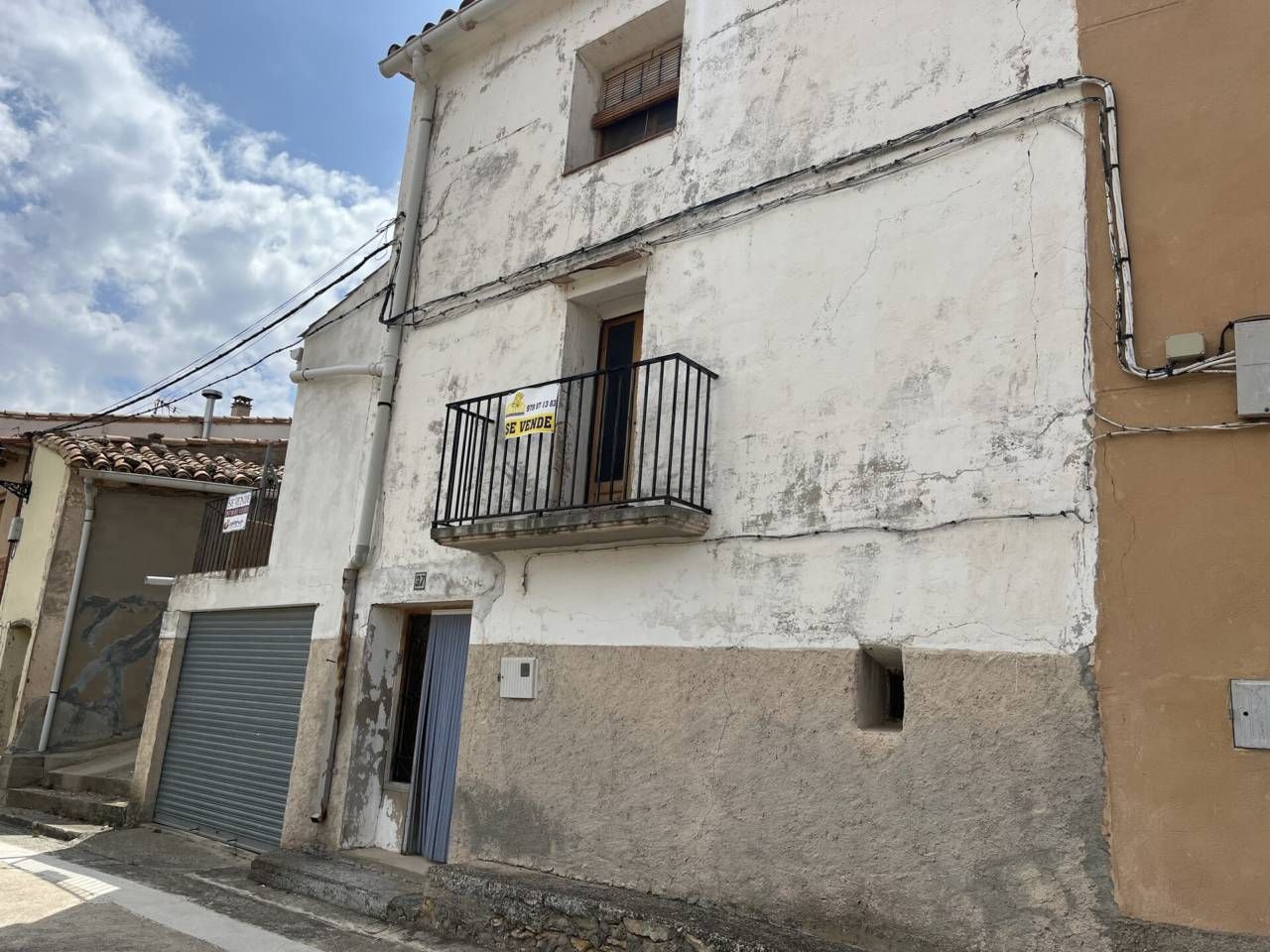 Vista exterior de Casa o xalet en venda en Torrevelilla amb Terrassa i Moblat