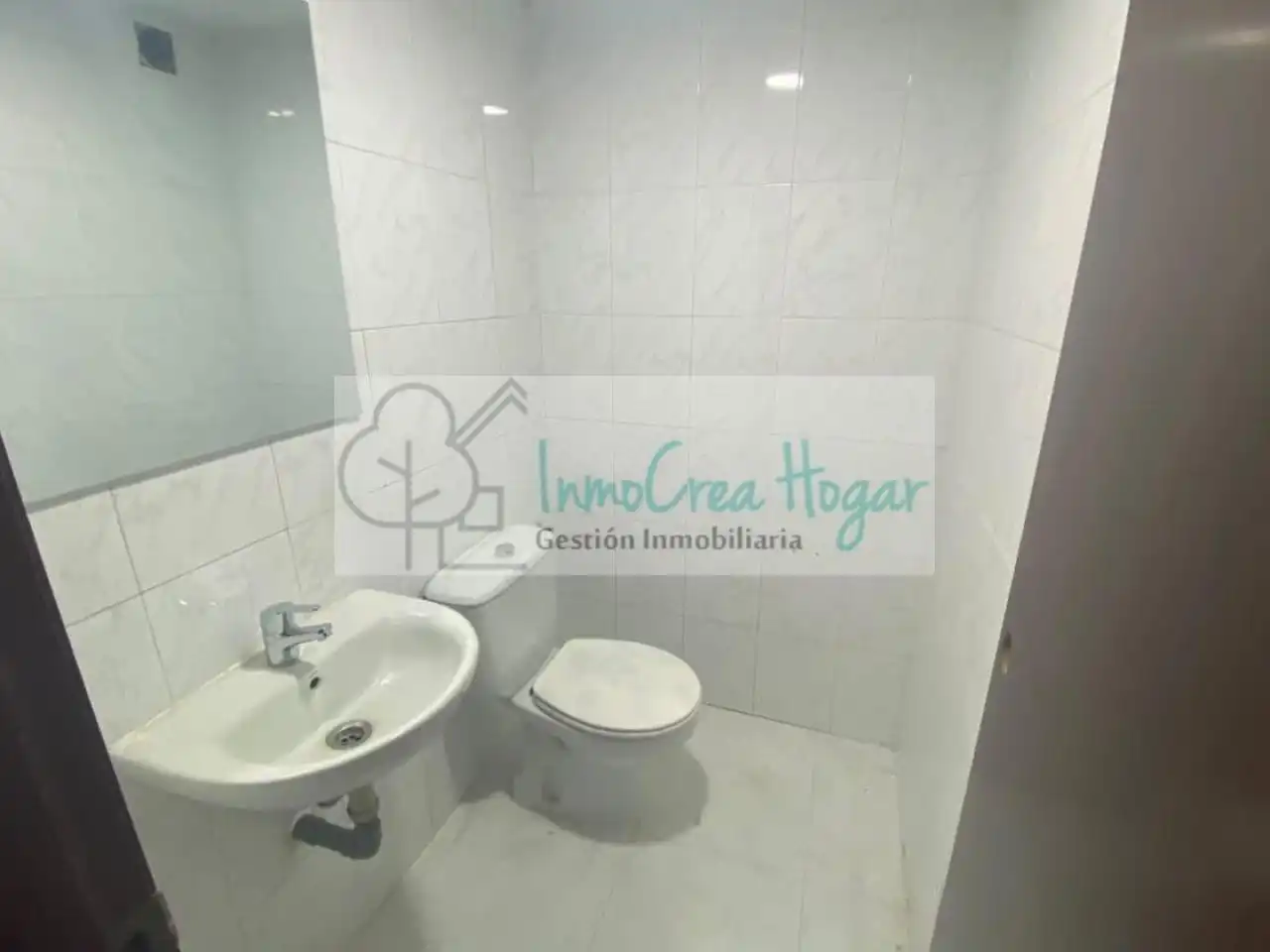 Bathroom of Commercial properties for rent in O Porriño  , Pontevedra