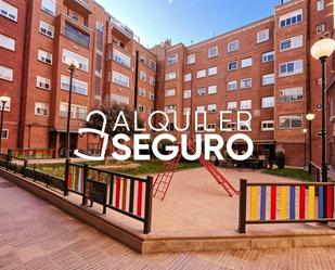 Exterior view of Flat to rent in  Madrid Capital  with Air Conditioner, Heating and Terrace